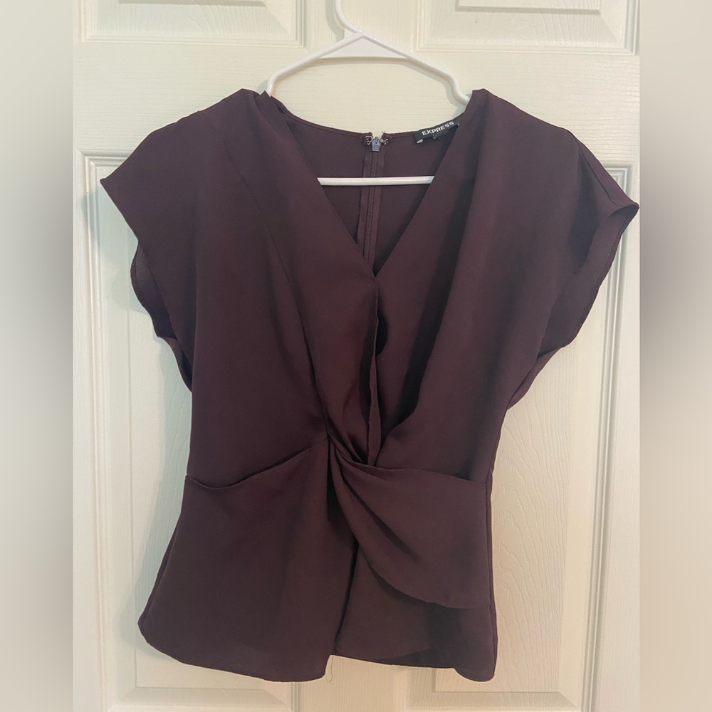 Express size XS deep purple blouse. Perfect for an interview or work!